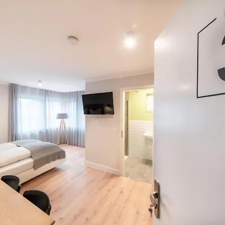 The Woodmans Airport Boardinghouse Düsseldorf