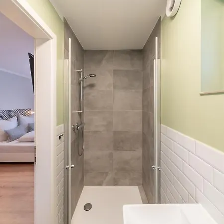 The Woodmans Airport Boardinghouse Ξενοδοχείο με διαμερίσματα 3*